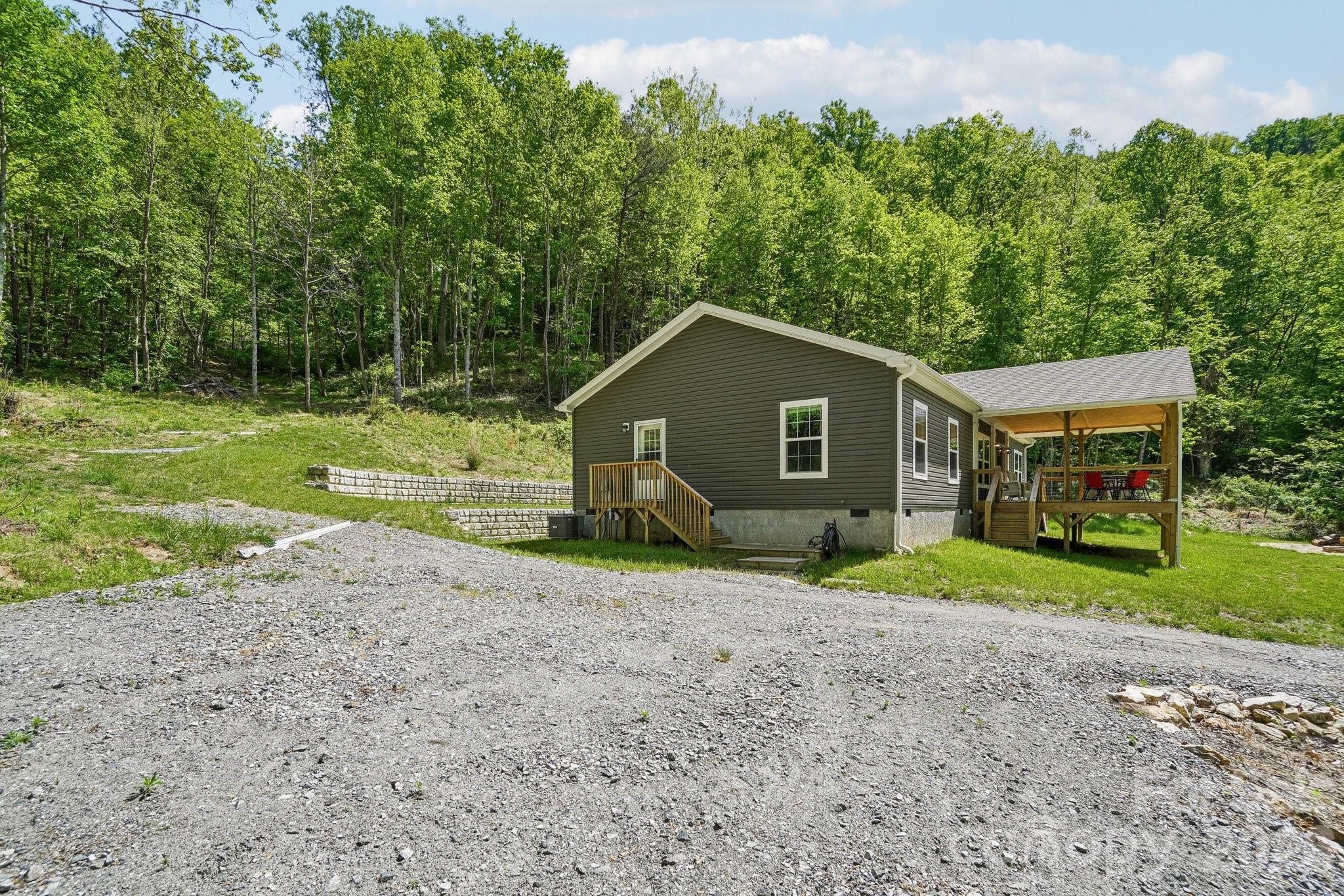 590 Willow Lane — Marshall