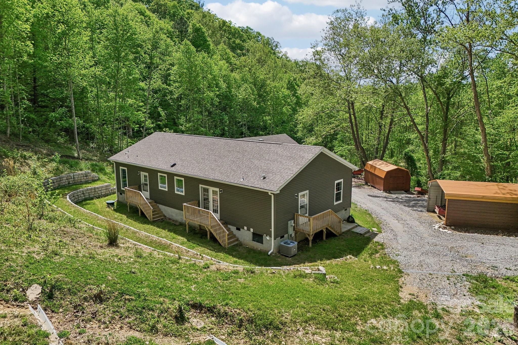 590 Willow Lane — Marshall