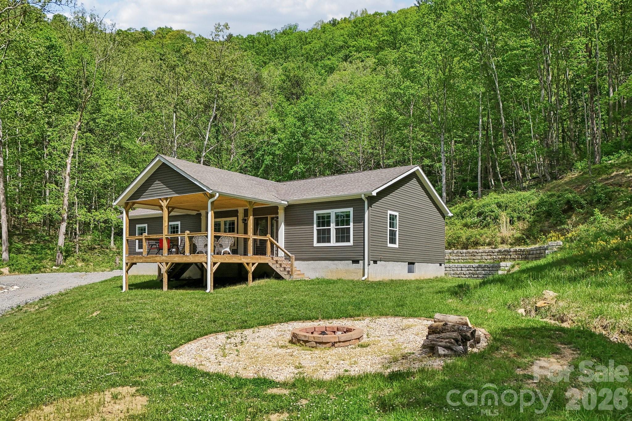 590 Willow Lane — Marshall