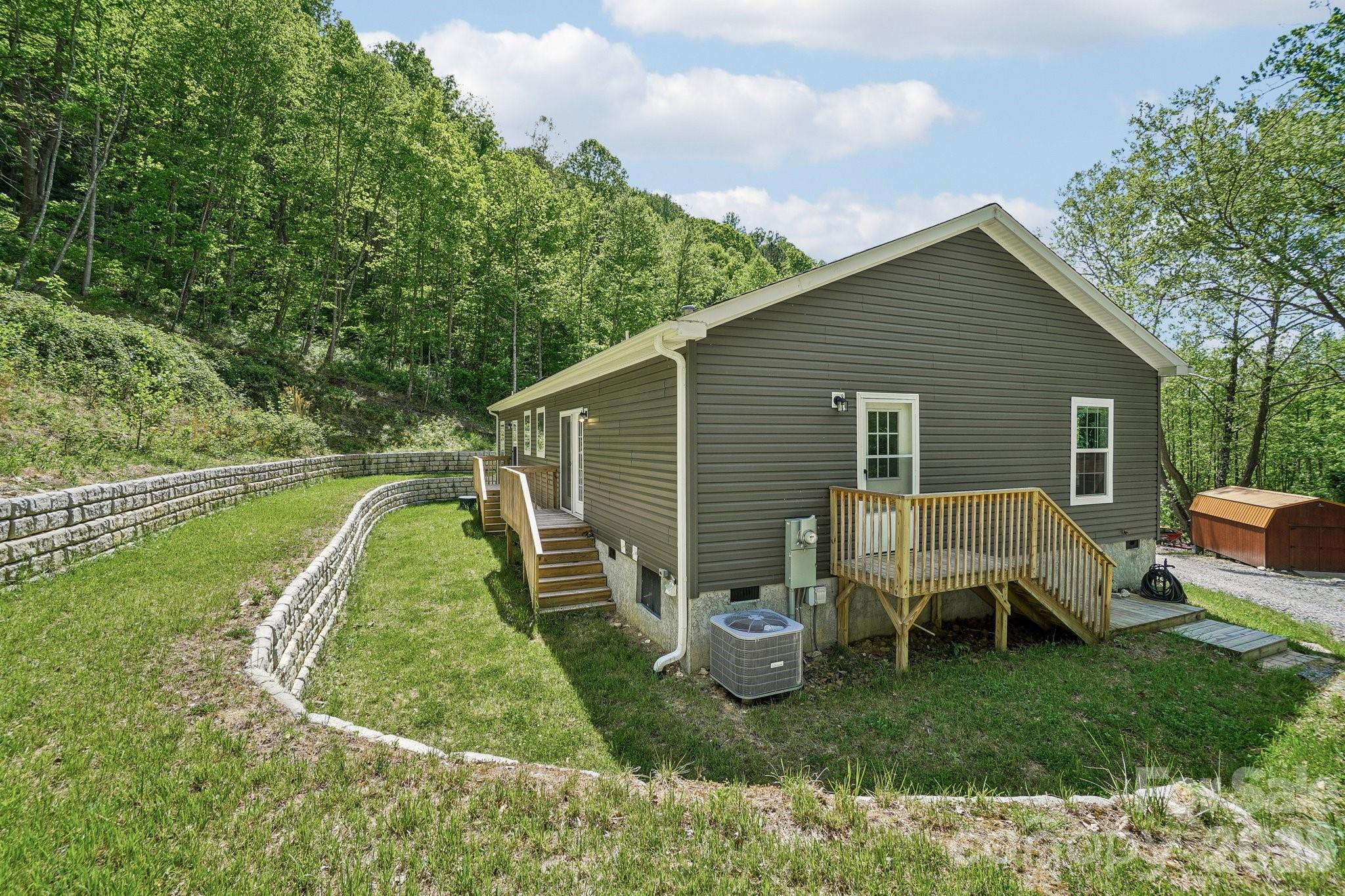 590 Willow Lane — Marshall