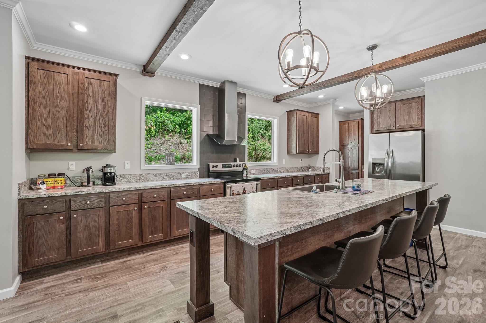 590 Willow Lane — Marshall