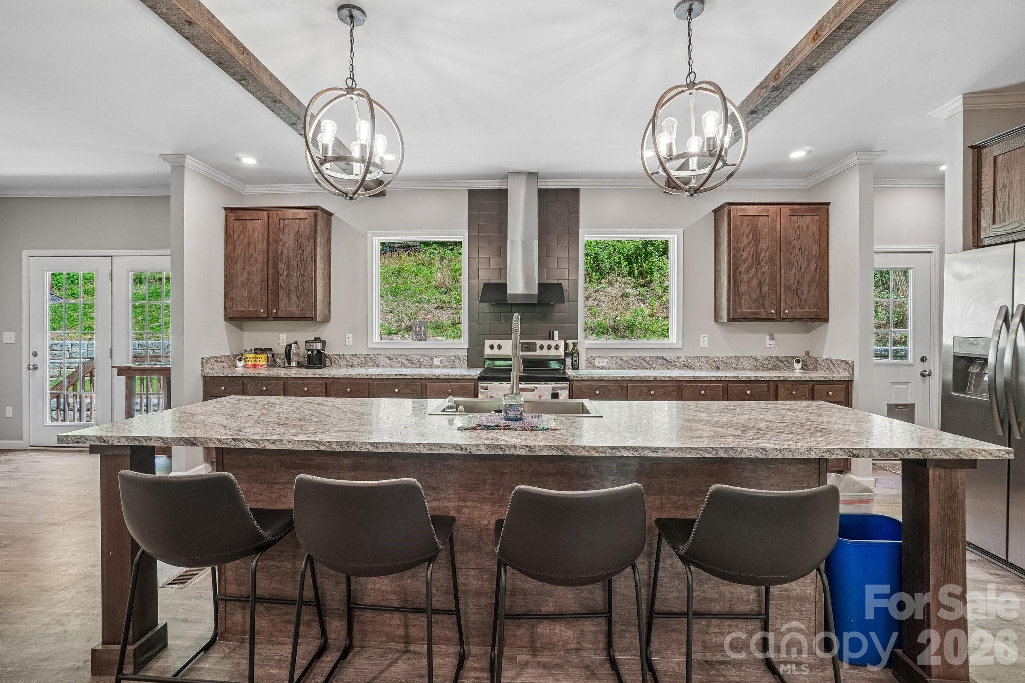 590 Willow Lane — Marshall