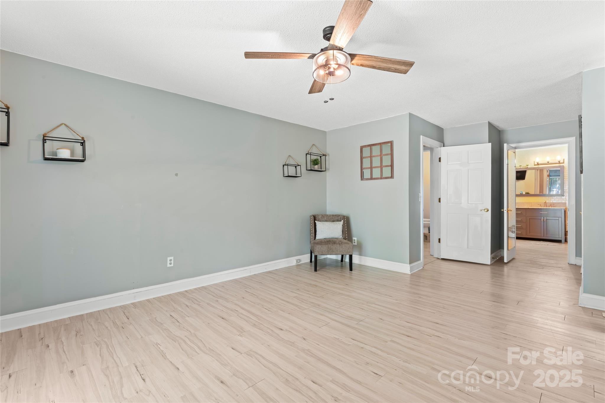 35 Heritage Drive — Clover