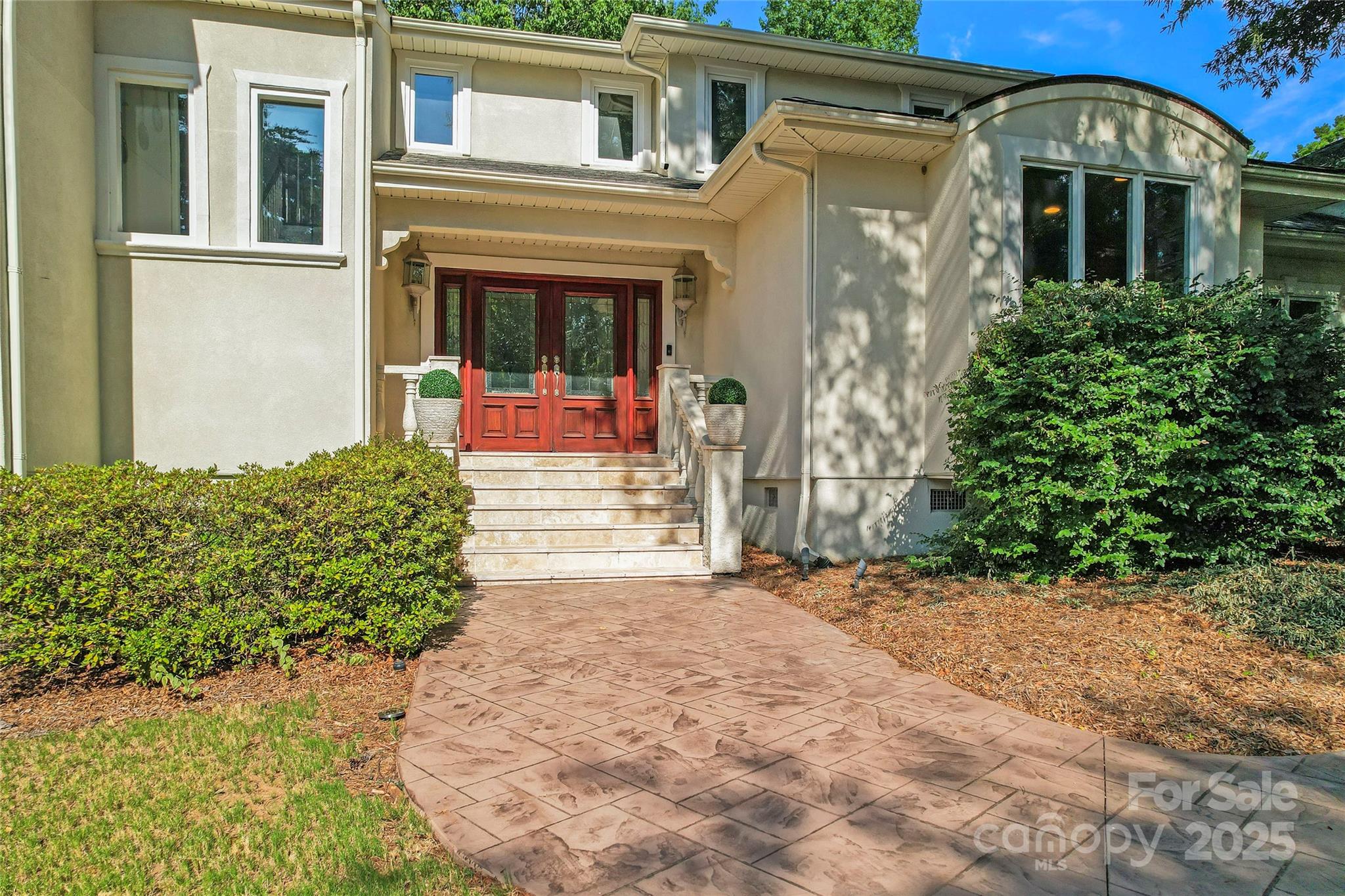35 Heritage Drive — Clover