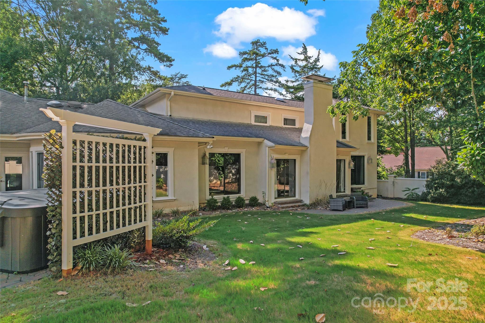 35 Heritage Drive — Clover