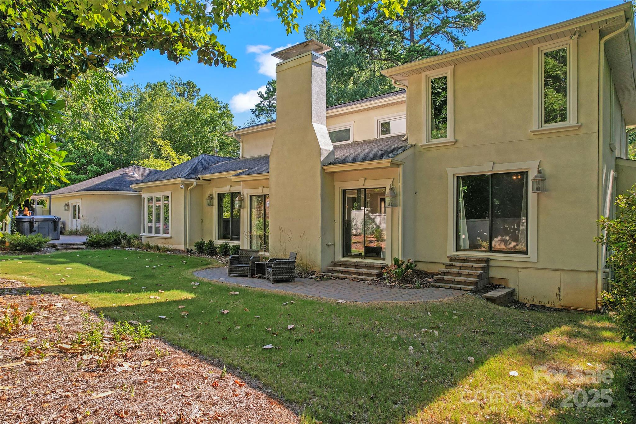 35 Heritage Drive — Clover