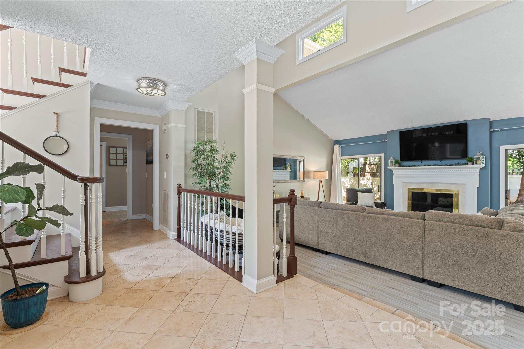 35 Heritage Drive — Clover