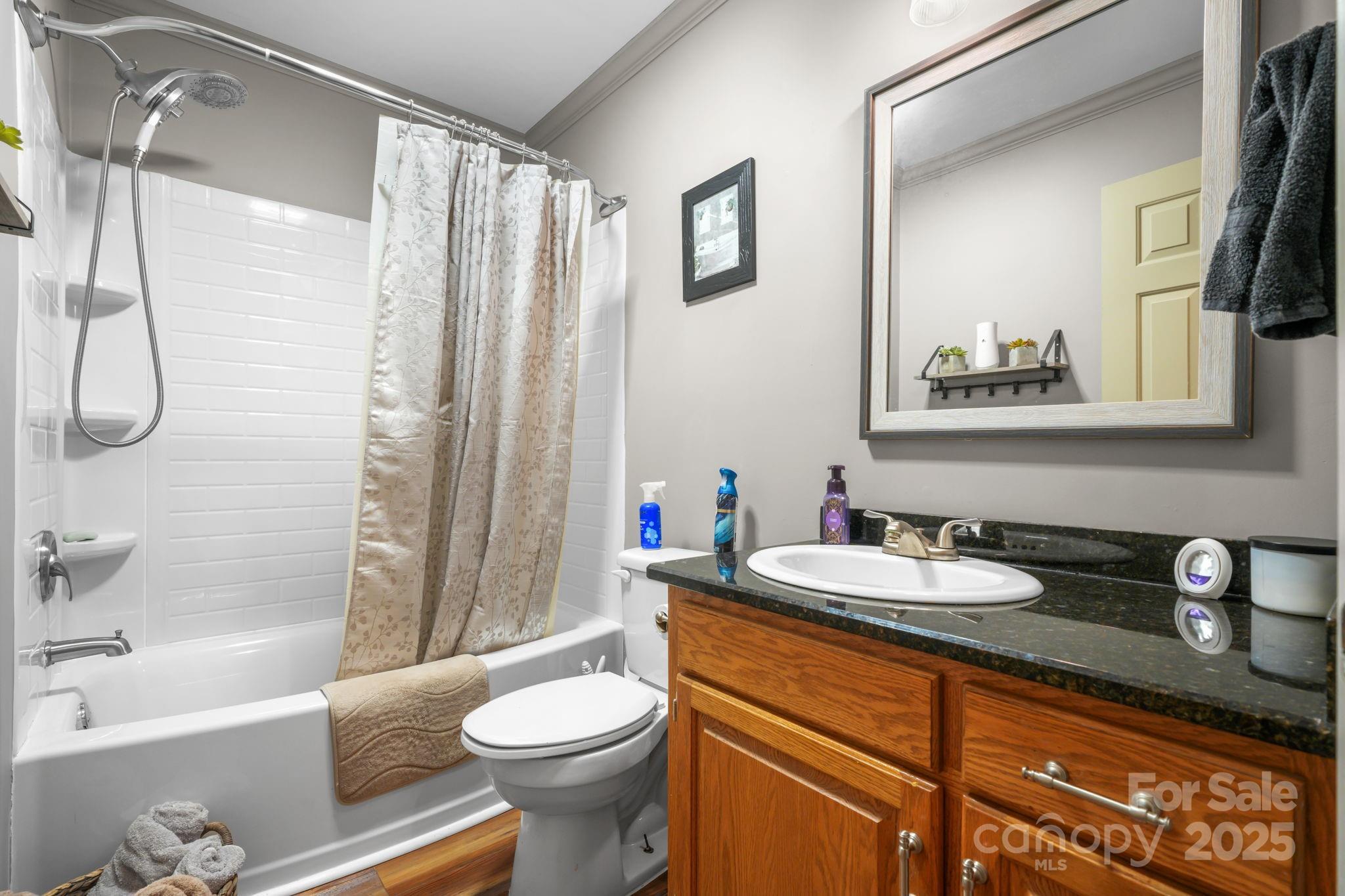 4441 Snyders Way — Lenoir