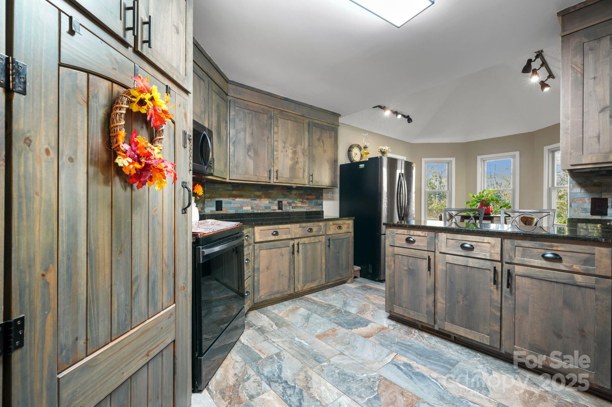 4441 Snyders Way — Lenoir