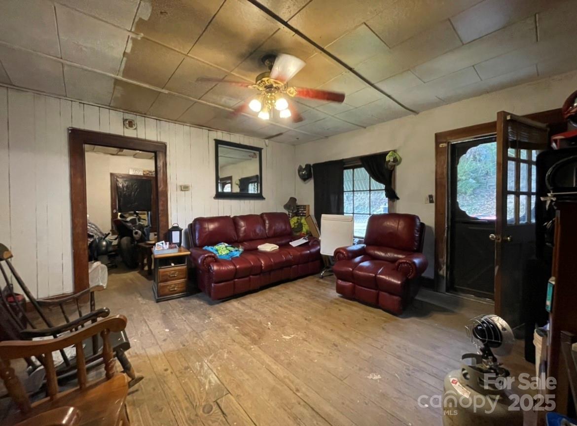 130 Lookout Road — Asheville