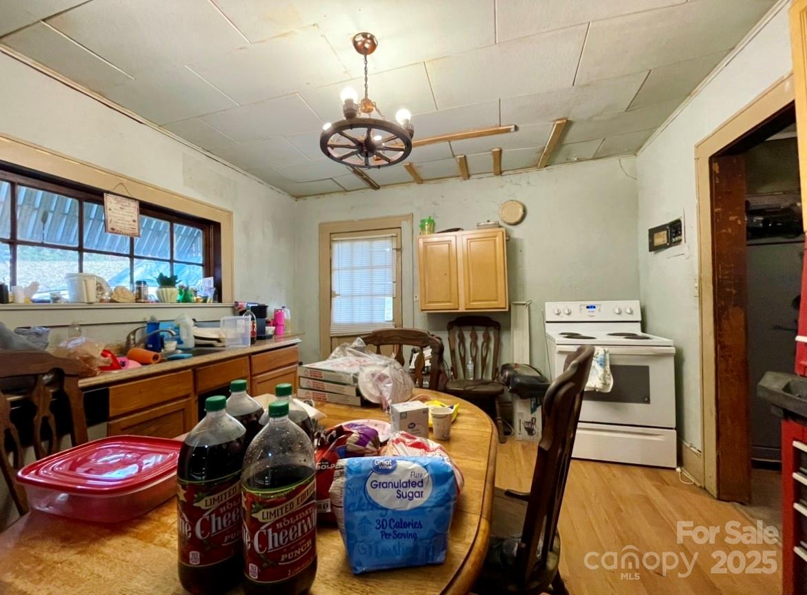 130 Lookout Road — Asheville
