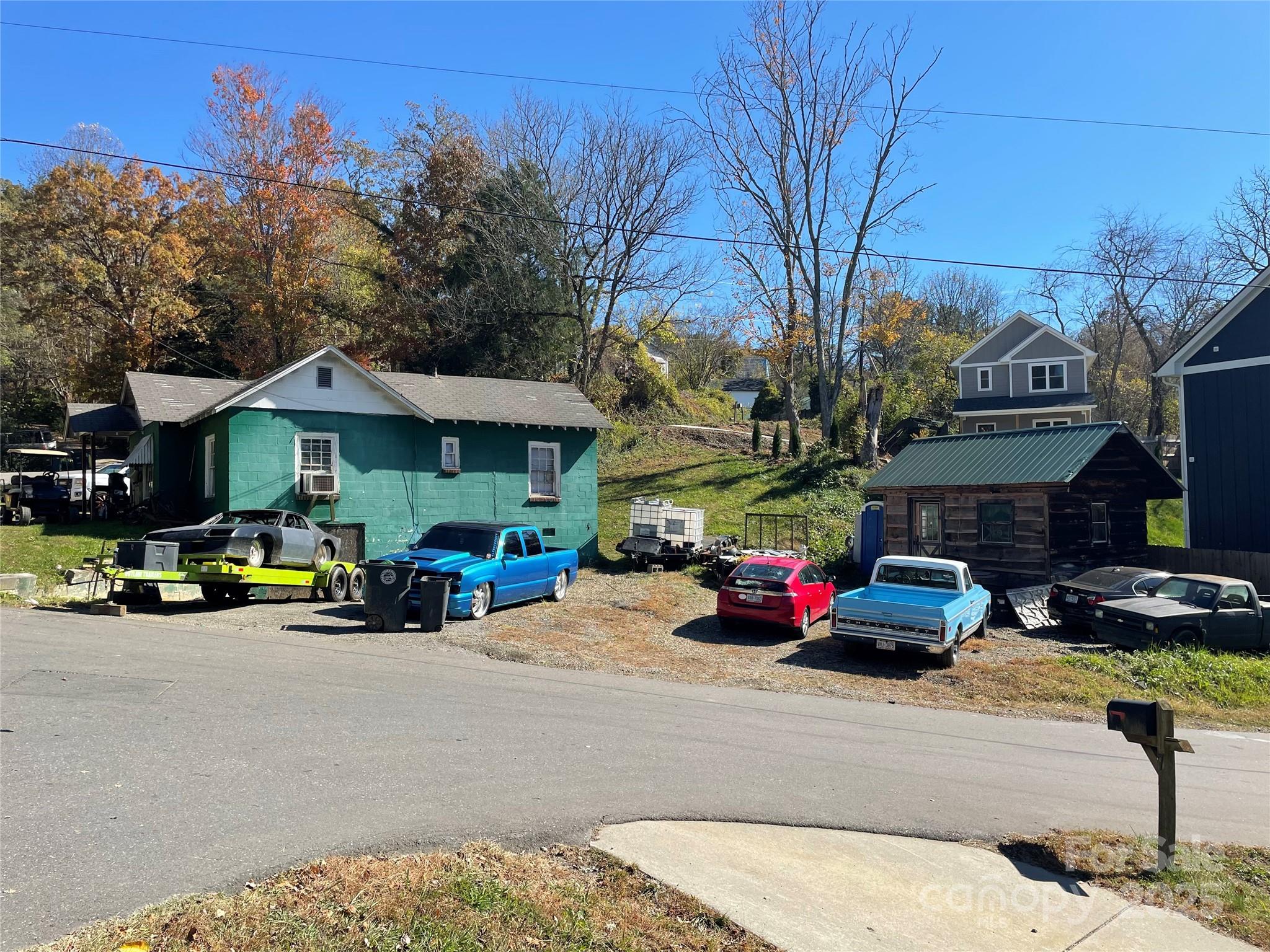 130 Lookout Road — Asheville