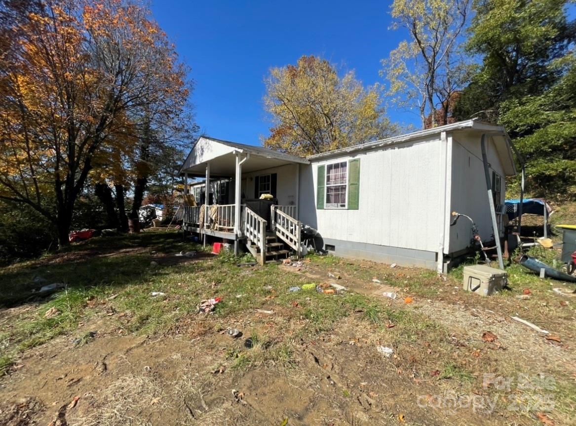 131 Lookout Road — Asheville