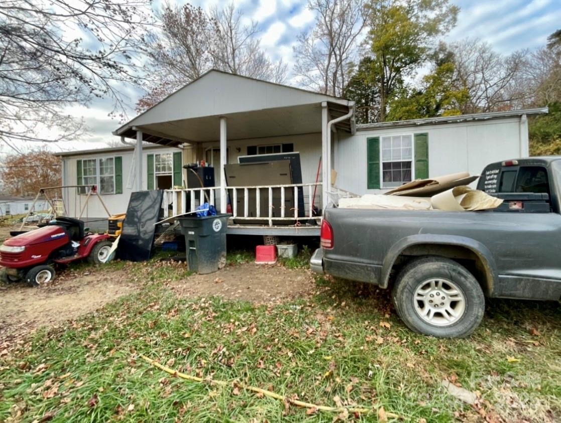 131 Lookout Road — Asheville