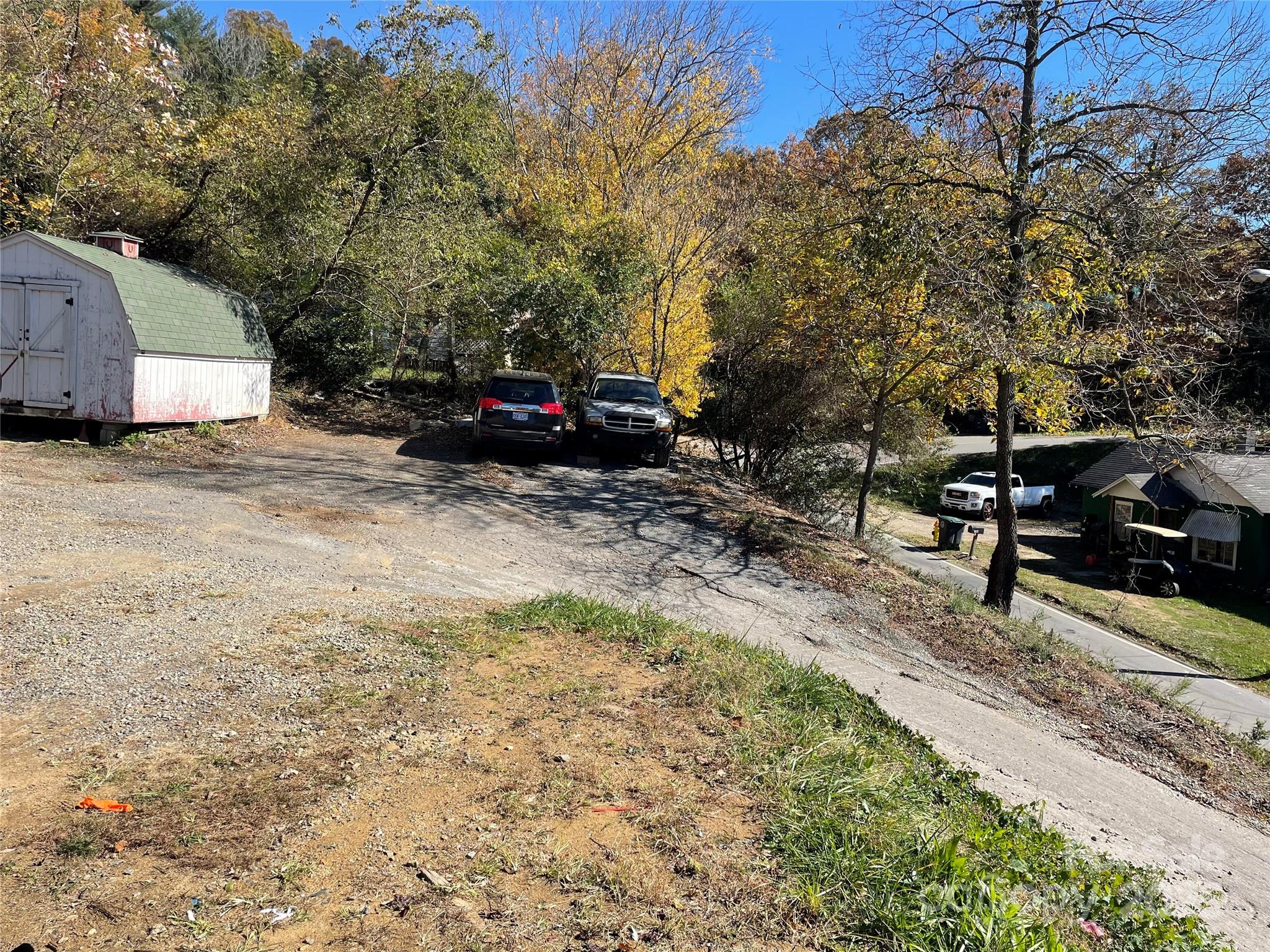 131 Lookout Road — Asheville