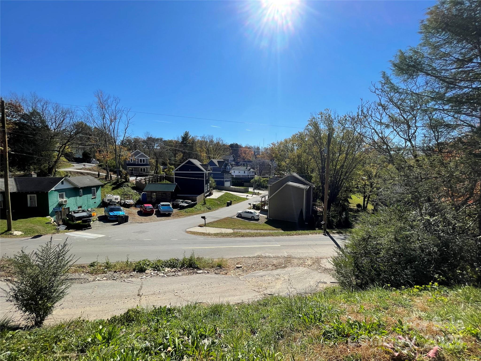 131 Lookout Road — Asheville