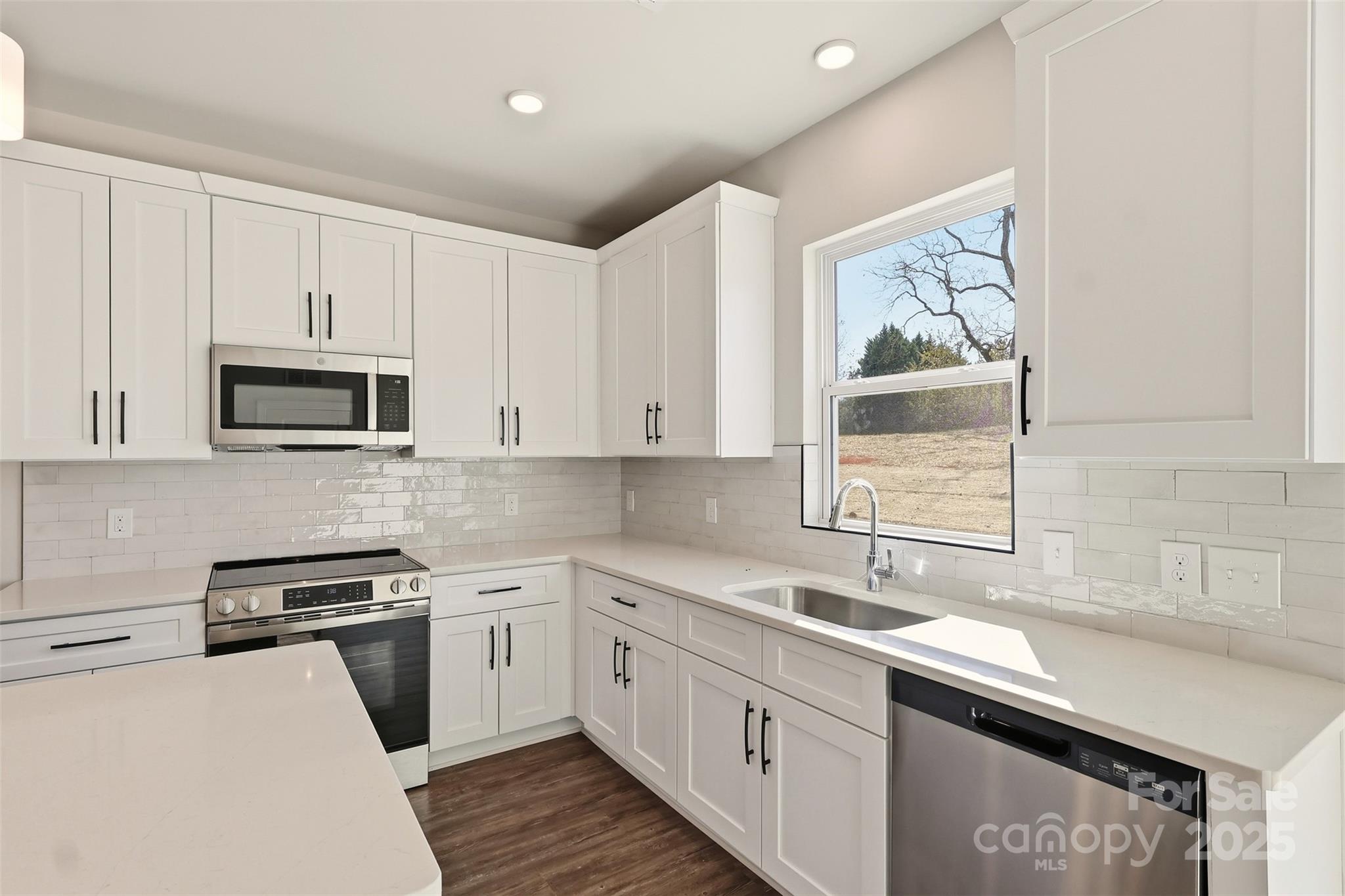 128 N Main Street — Granite Falls