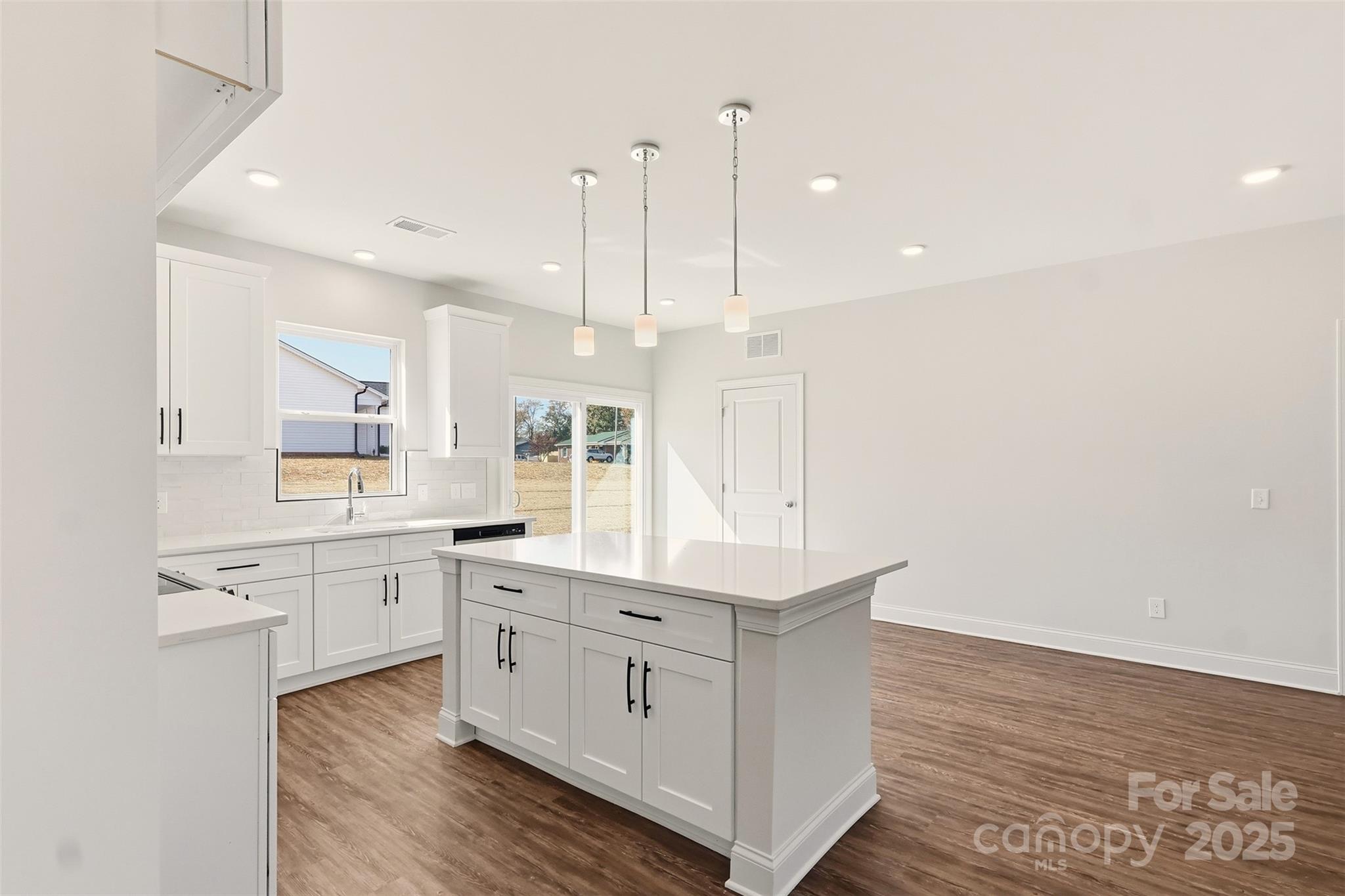 128 N Main Street — Granite Falls