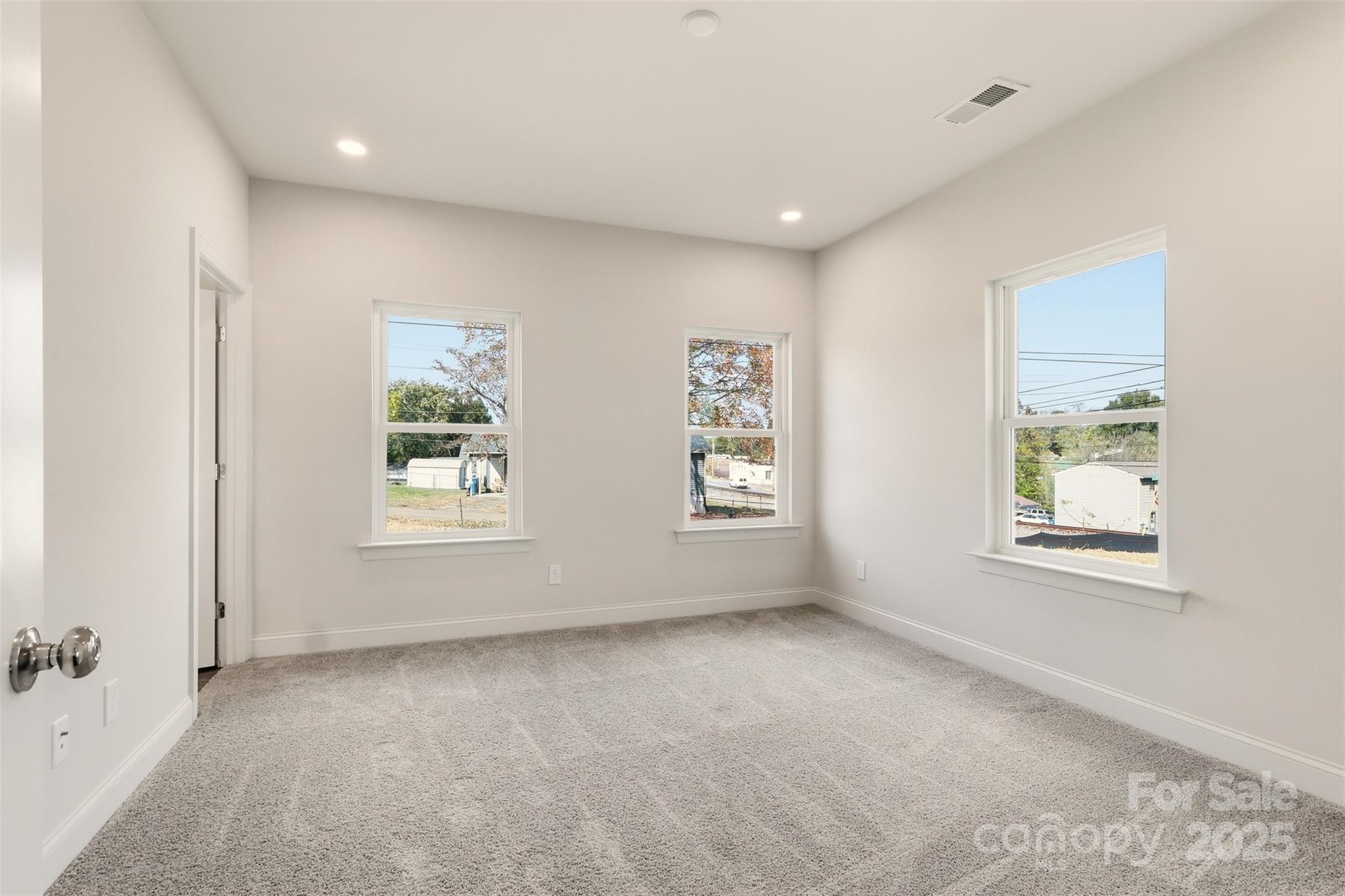 128 N Main Street — Granite Falls