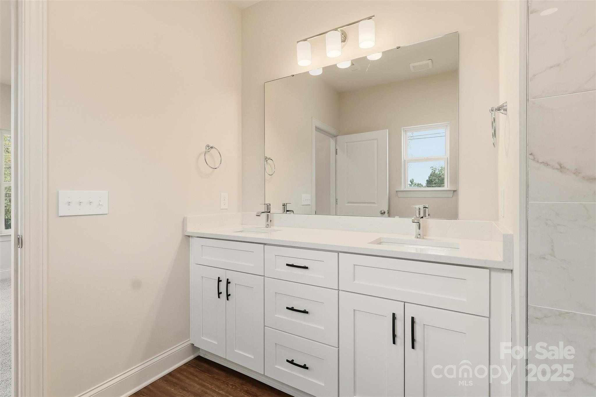128 N Main Street — Granite Falls