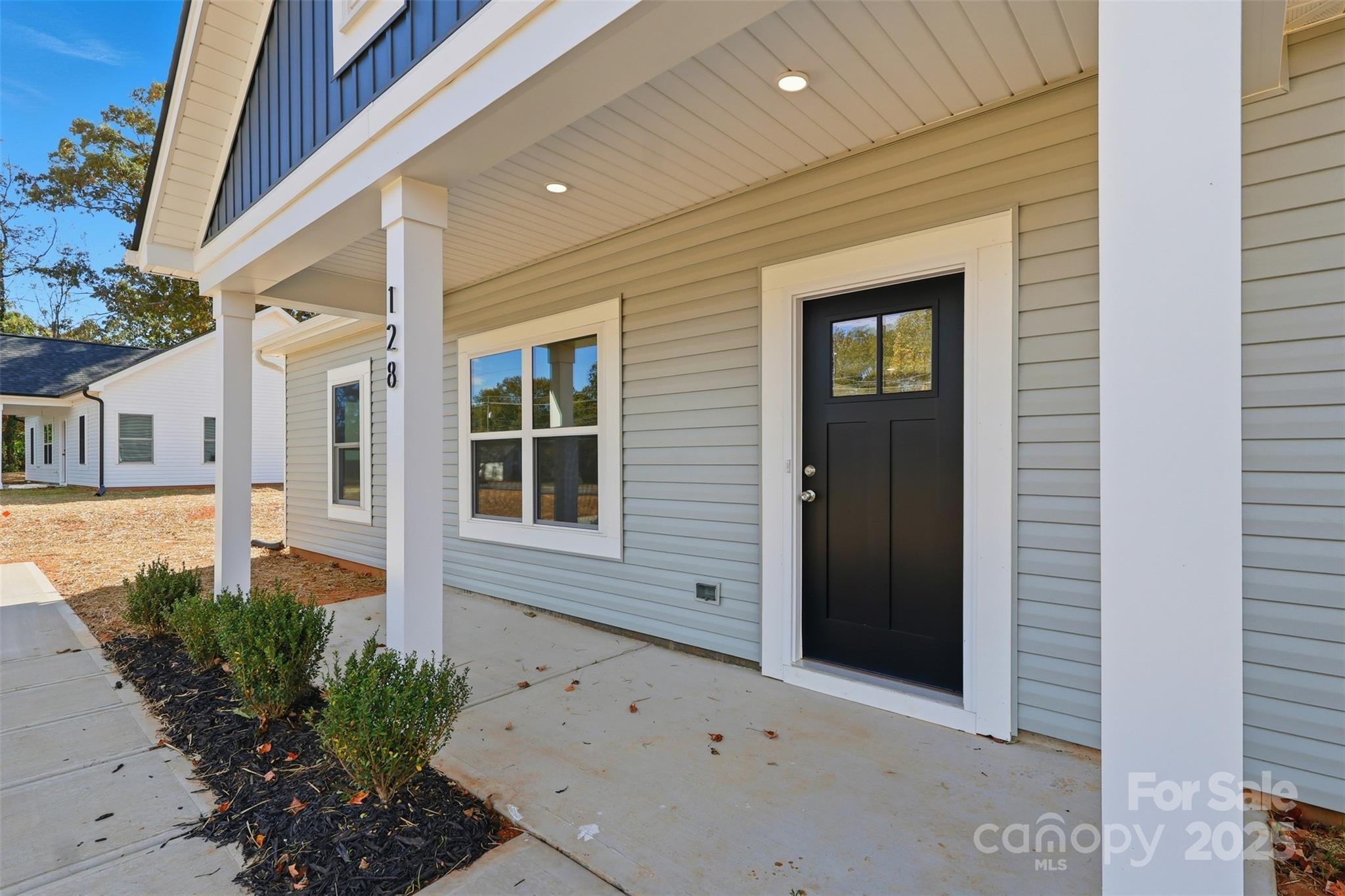 128 N Main Street — Granite Falls