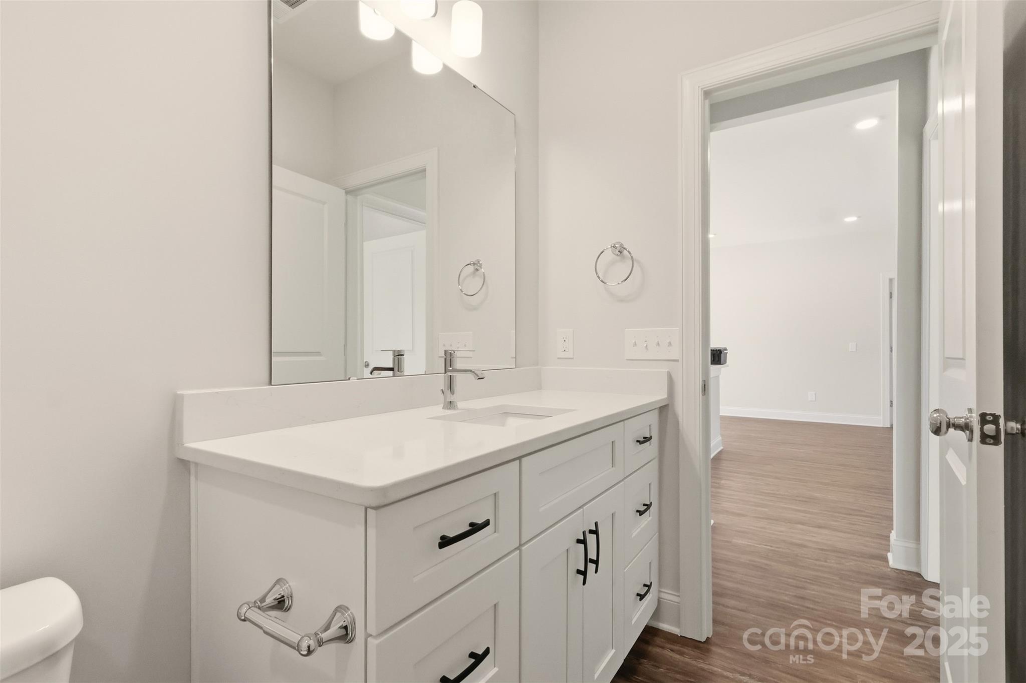 128 N Main Street — Granite Falls