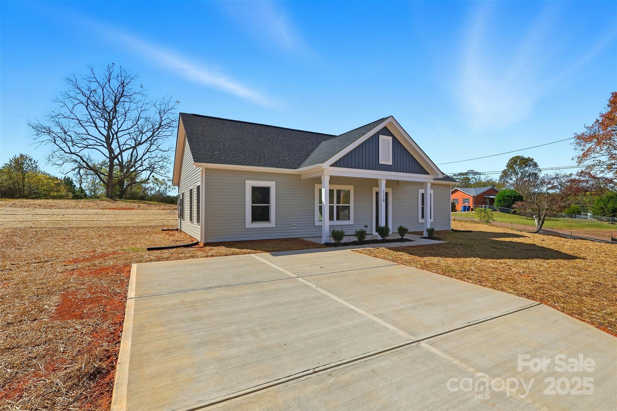 128 N Main Street — Granite Falls