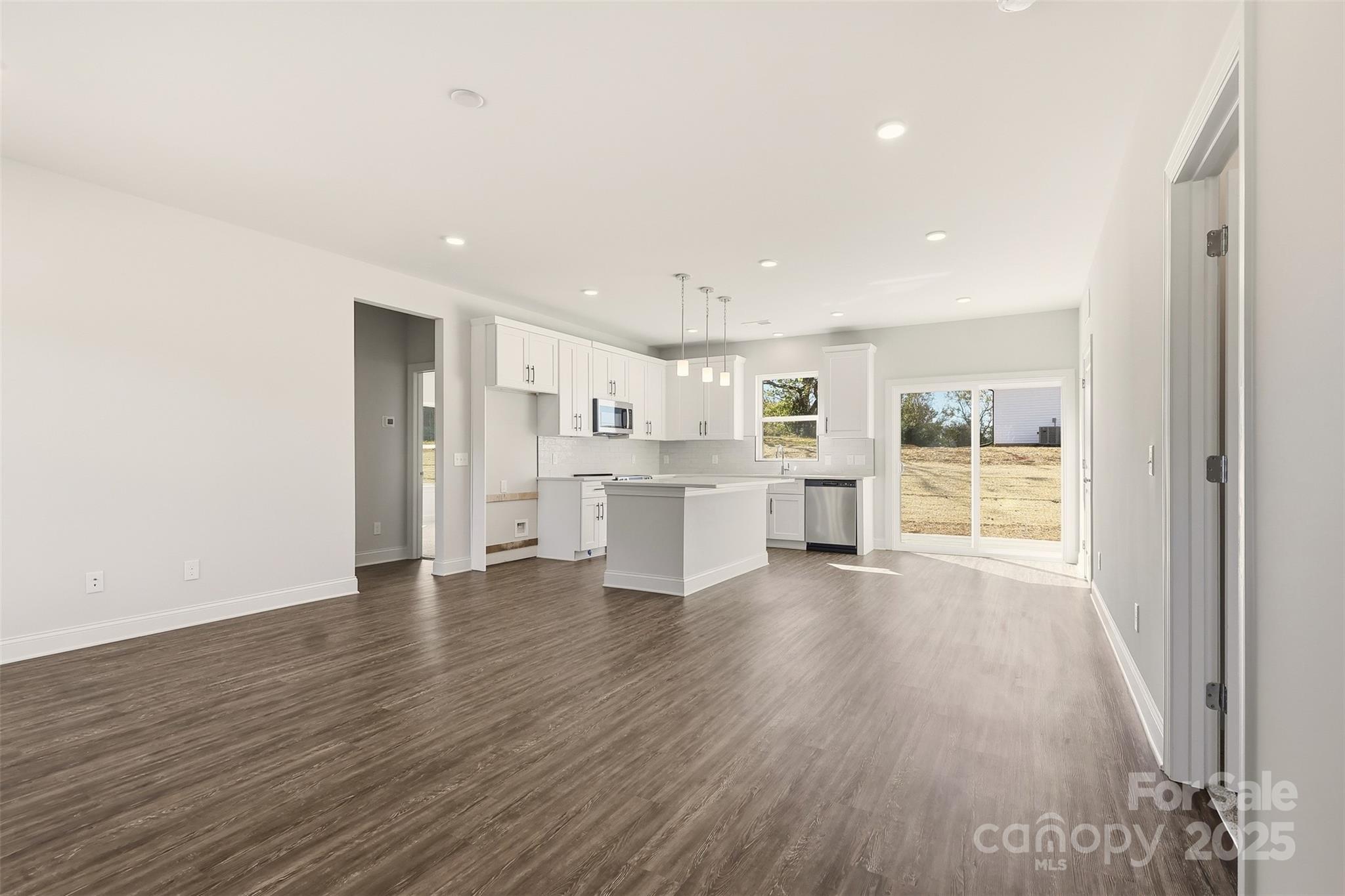 128 N Main Street — Granite Falls