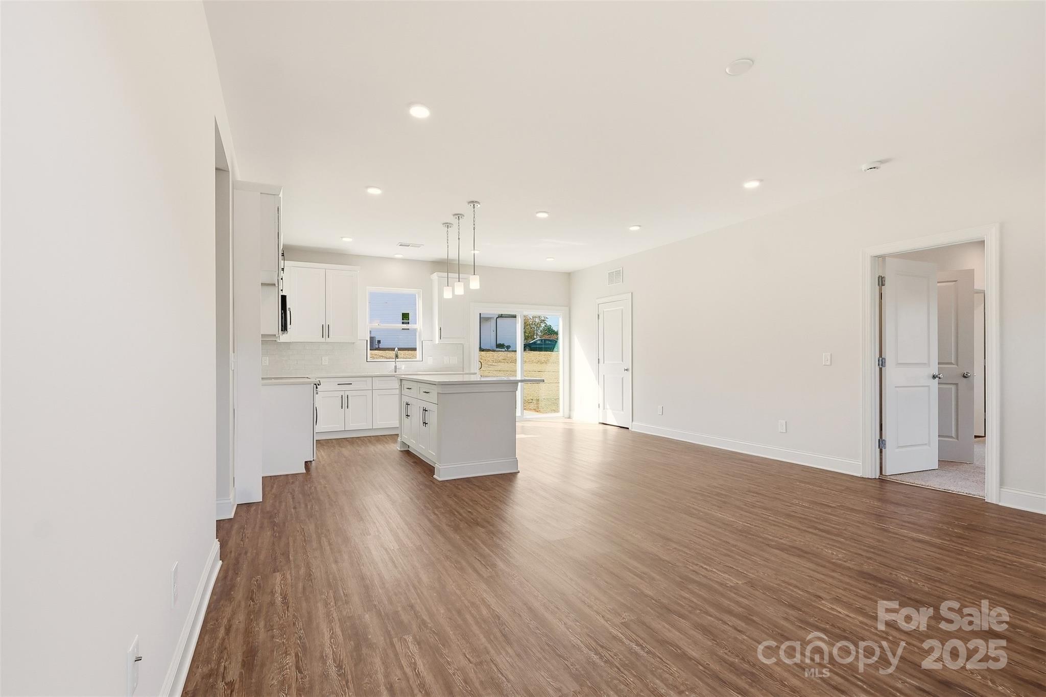 128 N Main Street — Granite Falls