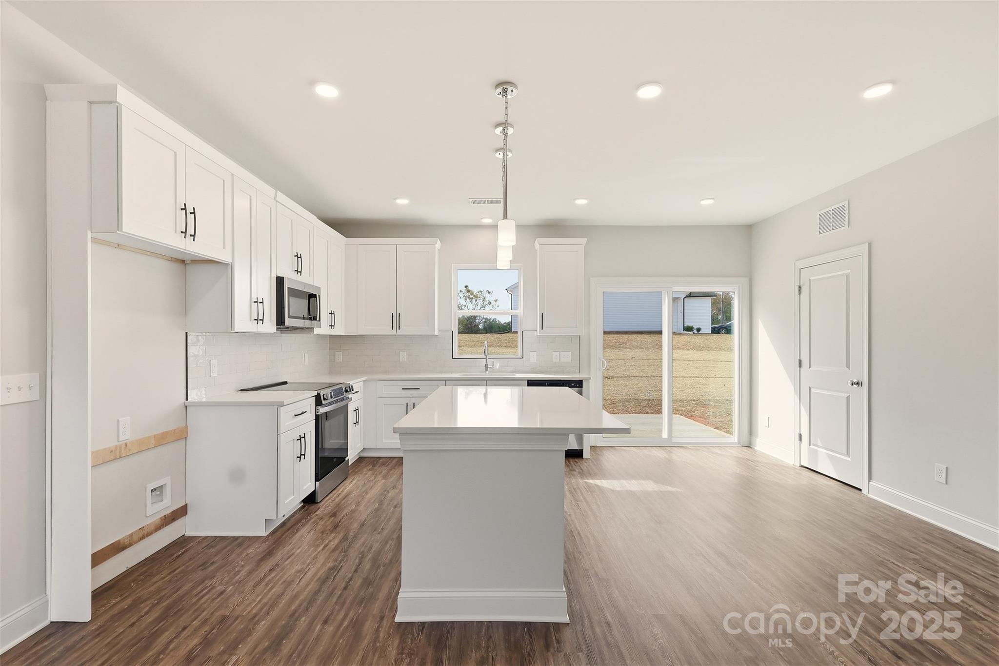 128 N Main Street — Granite Falls