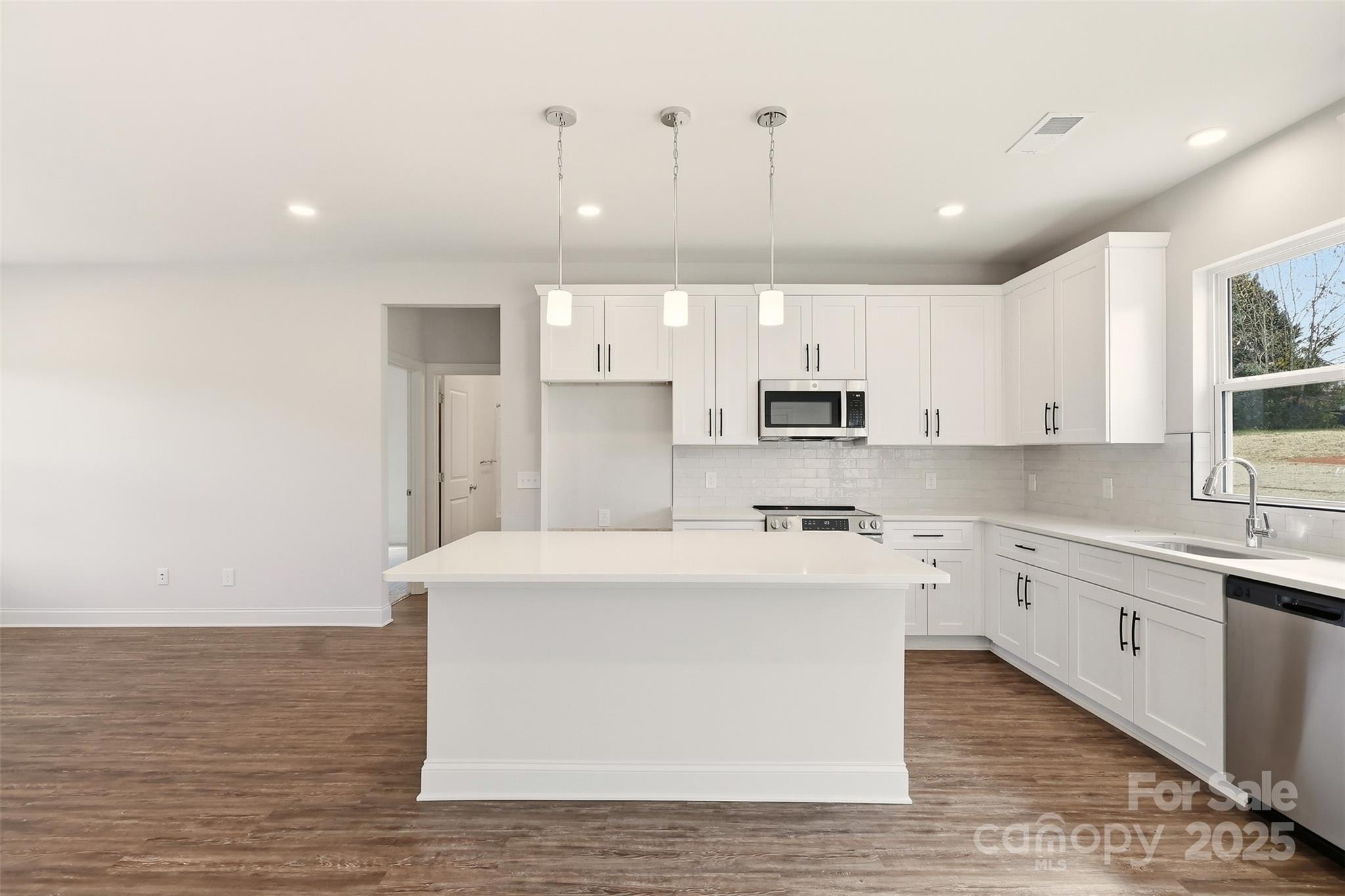 128 N Main Street — Granite Falls