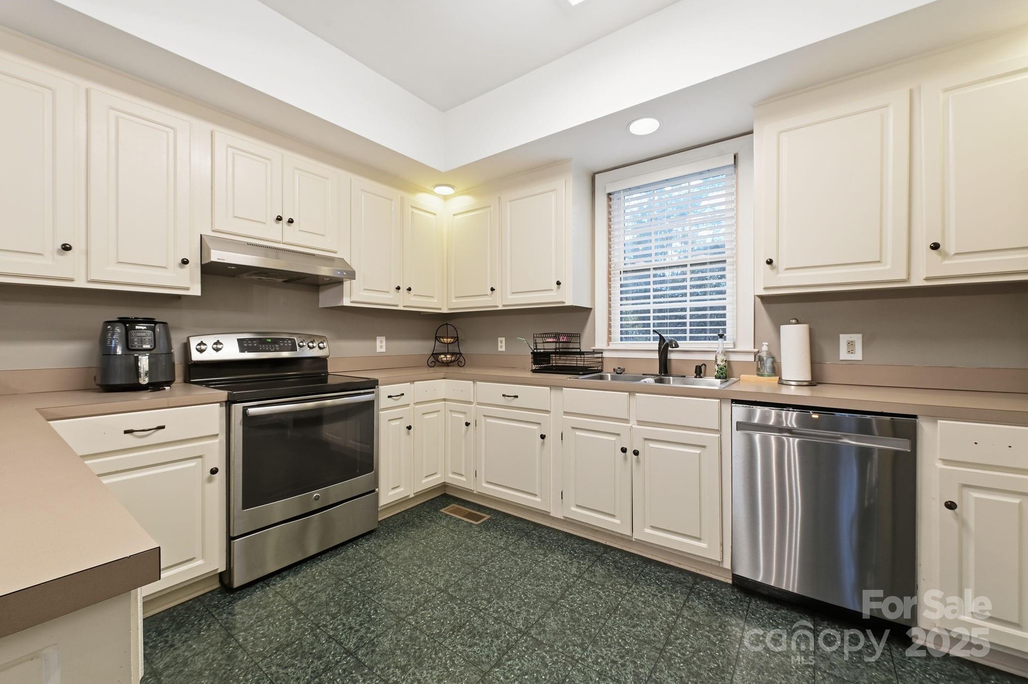 1201 Outen Street — Pageland