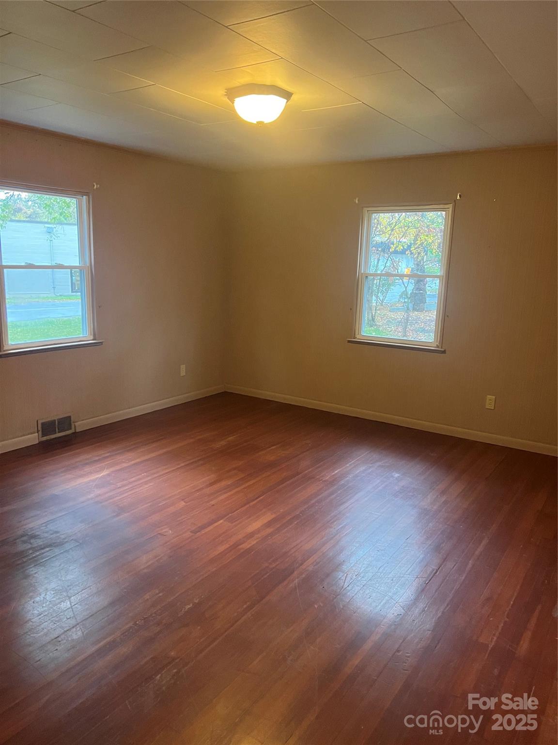 243 Governors View — Asheville