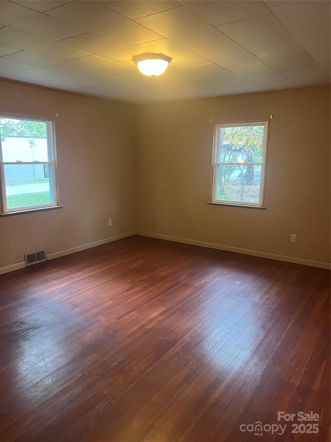 243 Governors View — Asheville