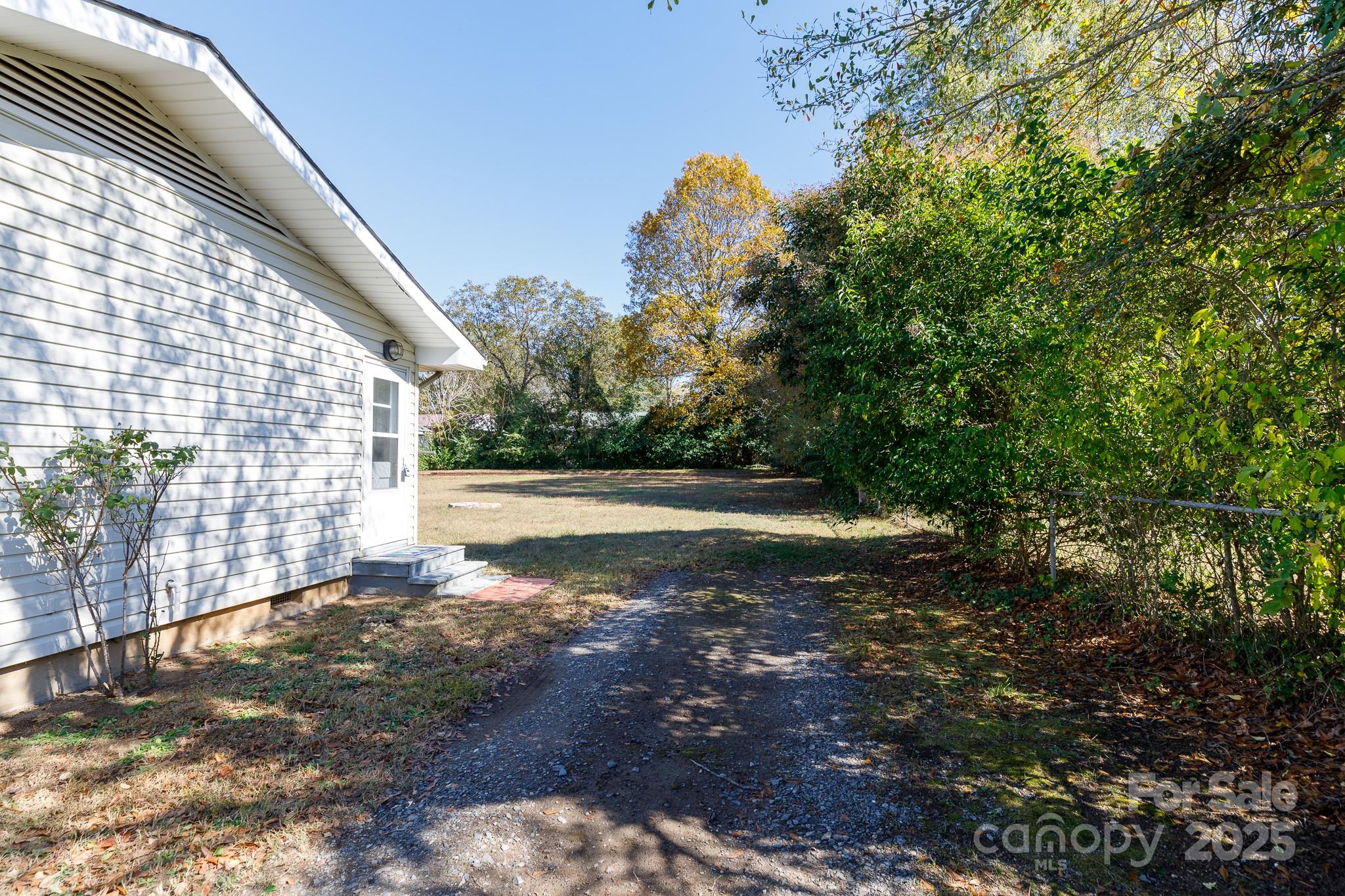 107 Mint Street — Clover
