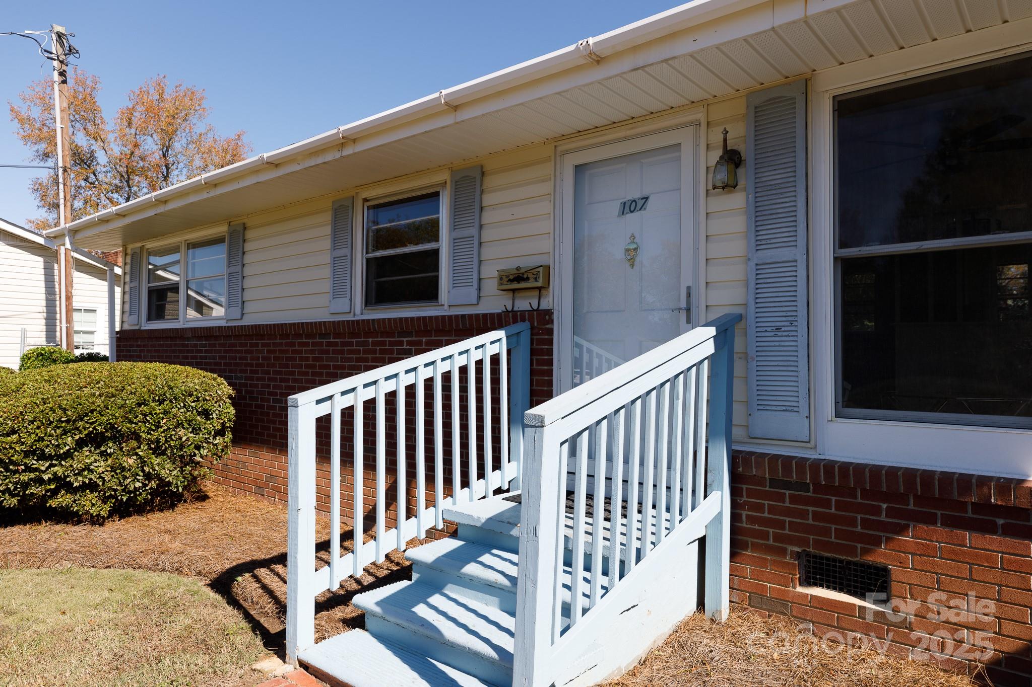 107 Mint Street — Clover