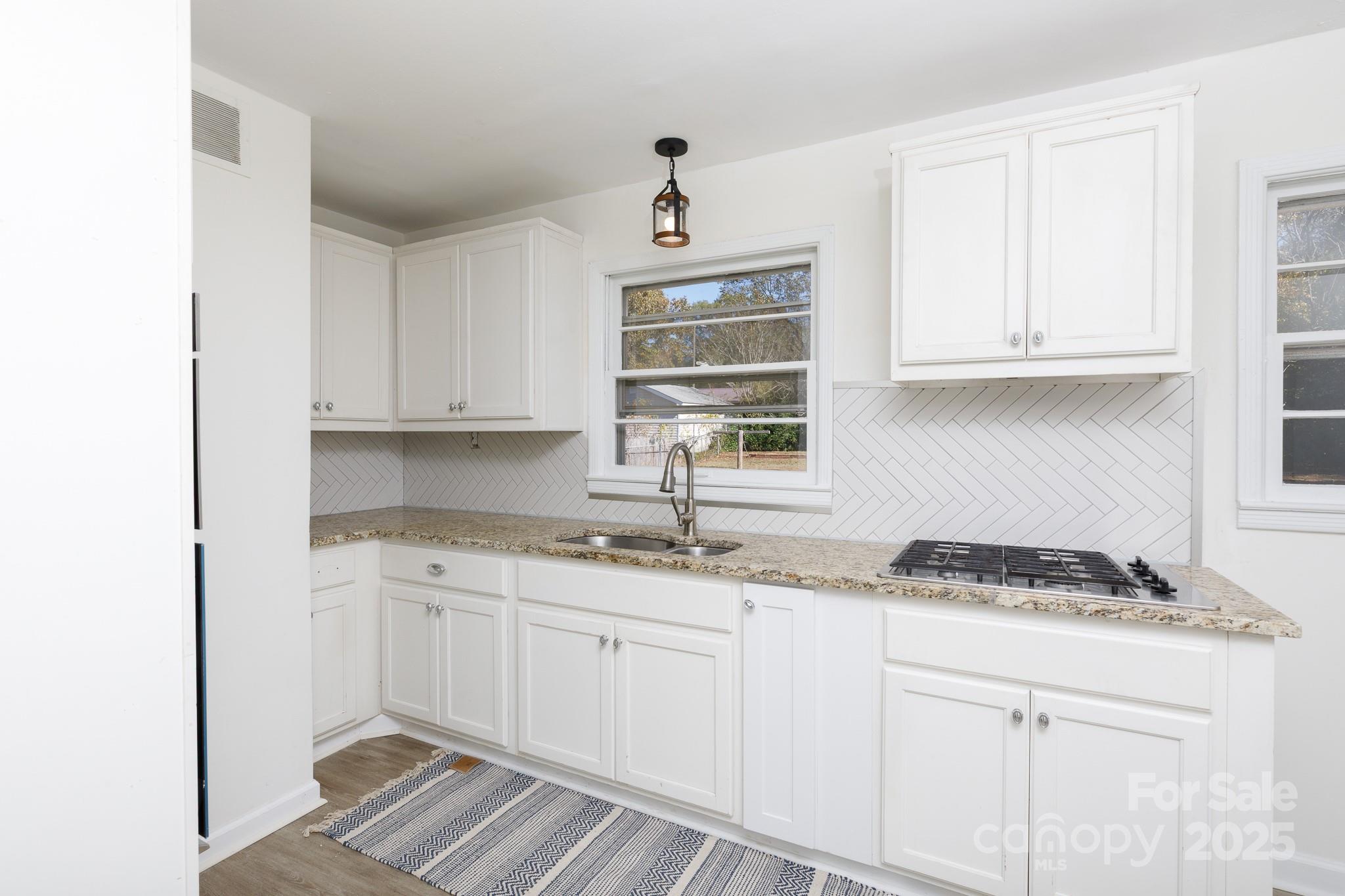 107 Mint Street — Clover