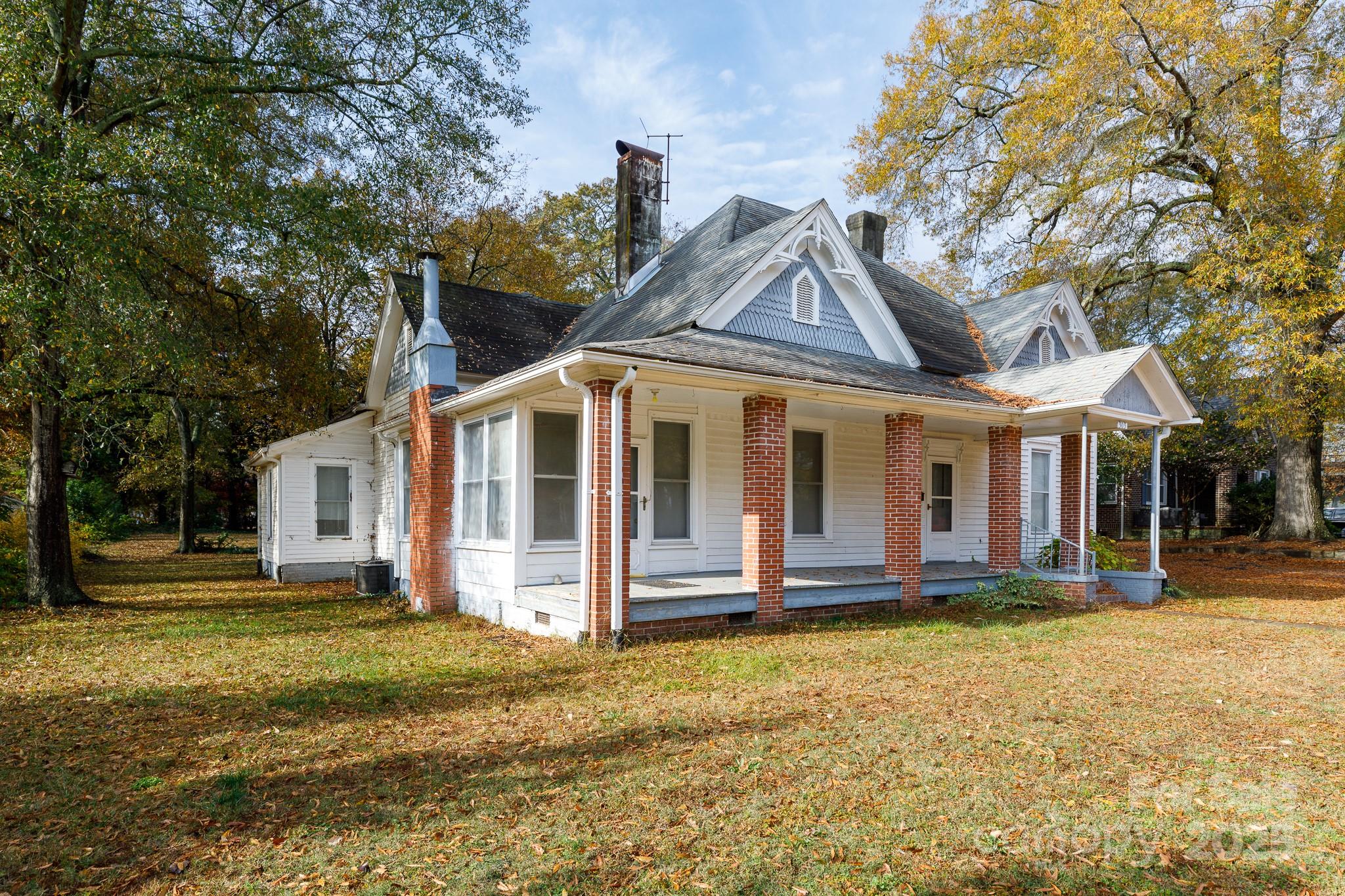 303 Kings Mountain Street — Clover