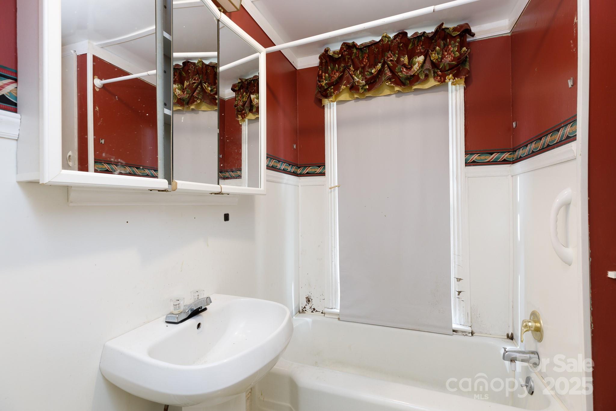 303 Kings Mountain Street — Clover