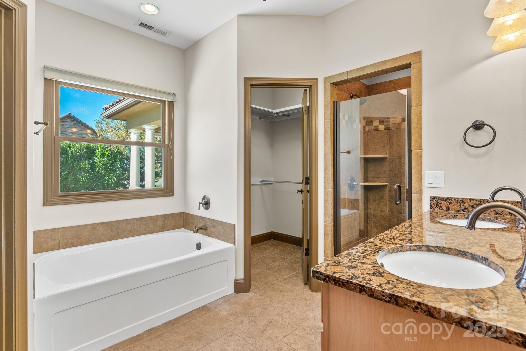 4 Pacifico Drive — Asheville