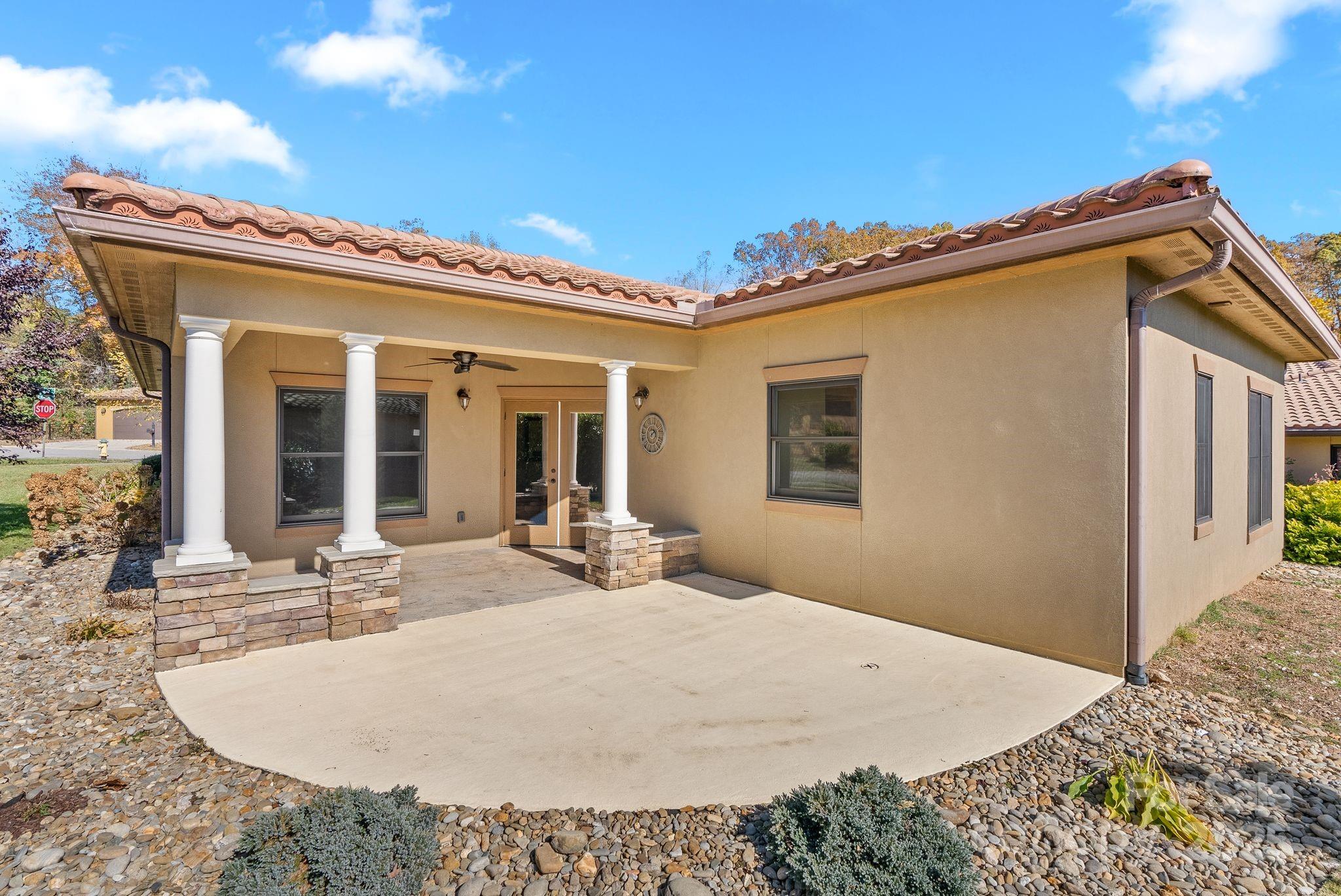 4 Pacifico Drive — Asheville