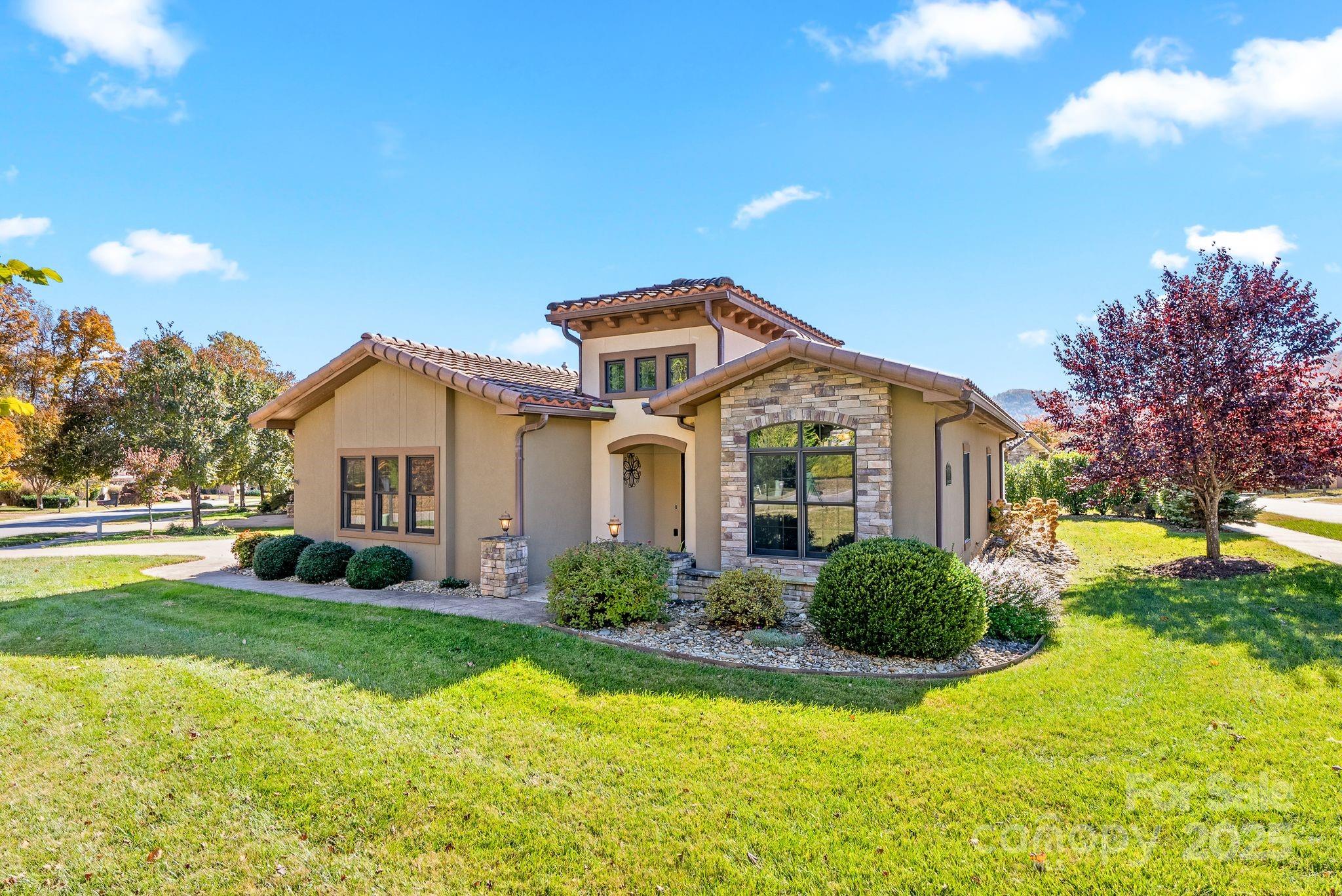 4 Pacifico Drive — Asheville