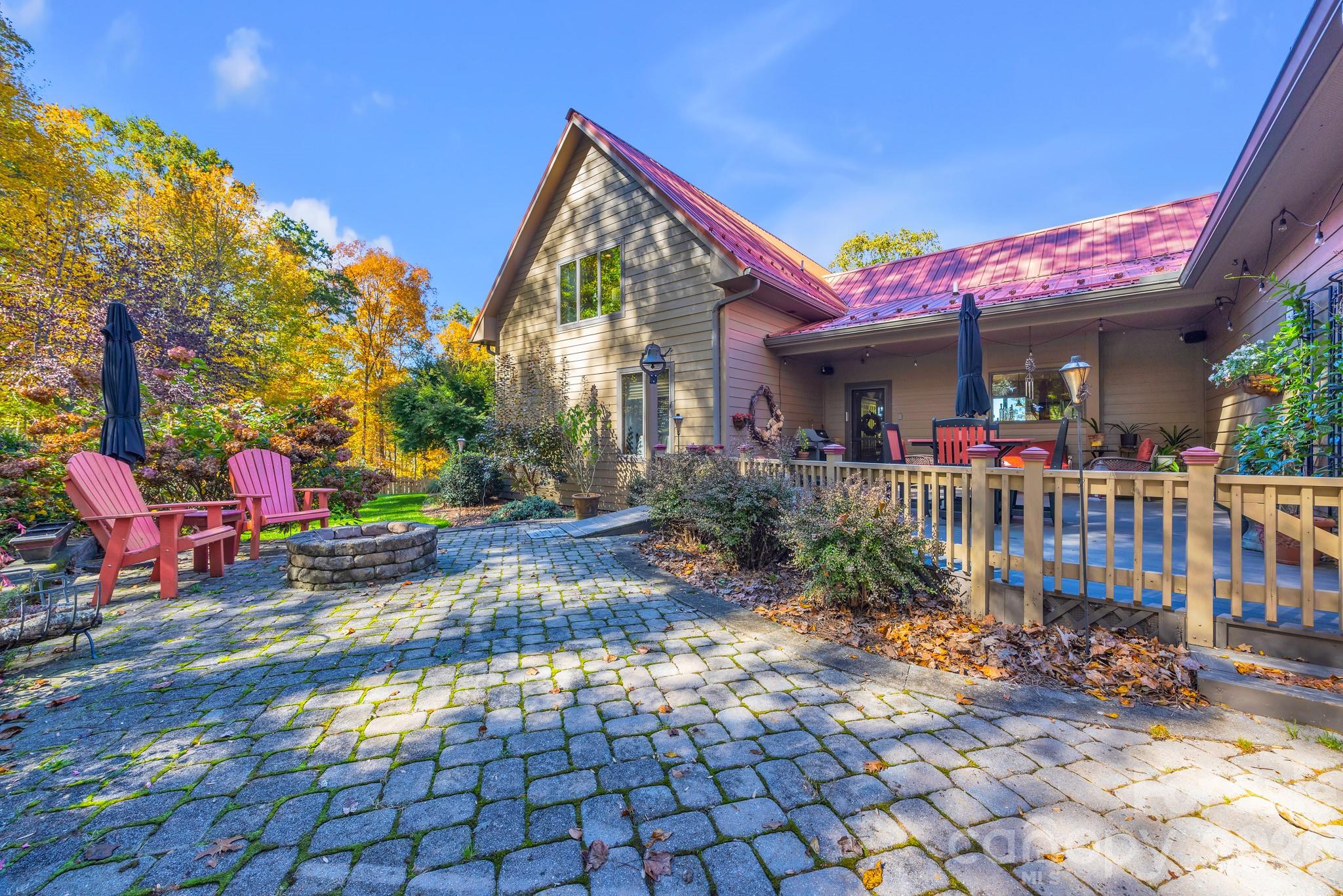2650 Carson Woods Road — Laurel Springs