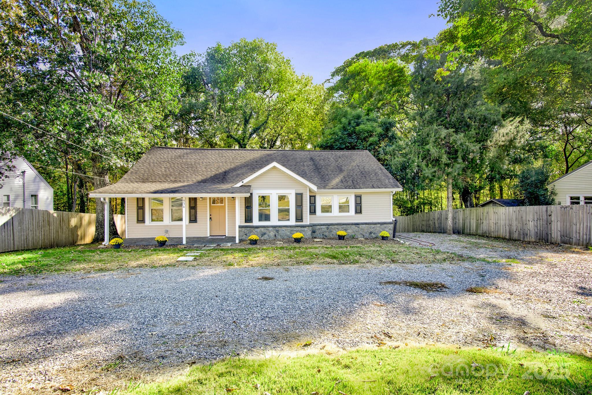 434 E Salisbury Street — Denton