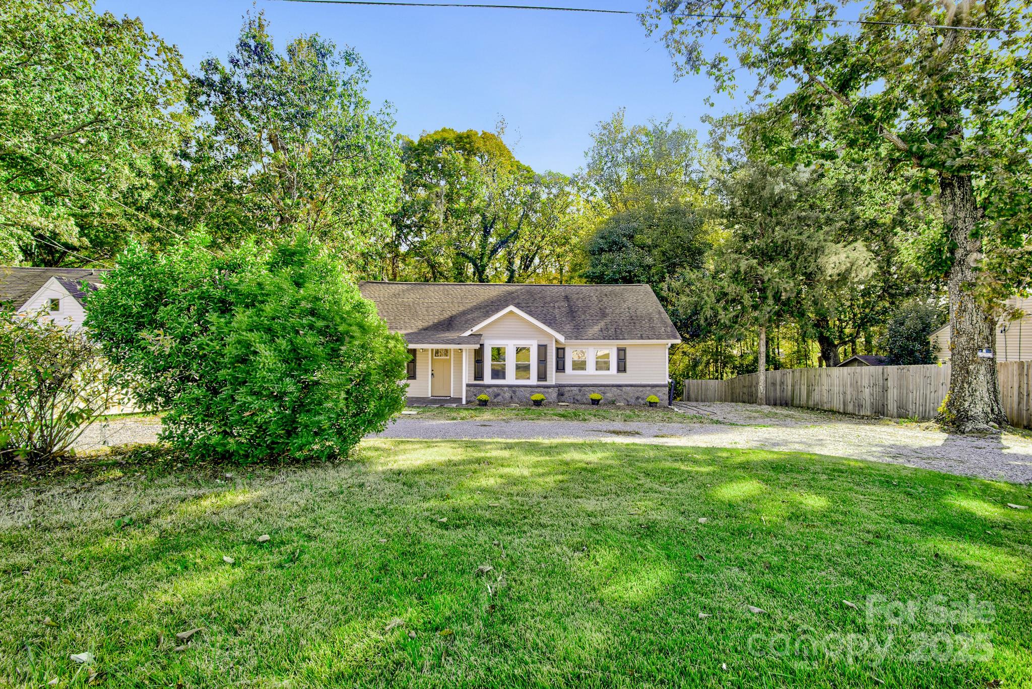 434 E Salisbury Street — Denton