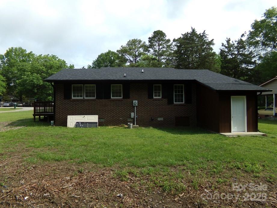 556 Roundtree Circle — Chester