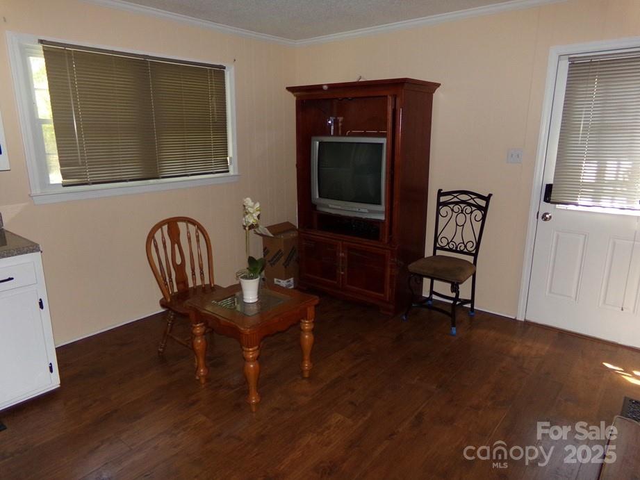 556 Roundtree Circle — Chester