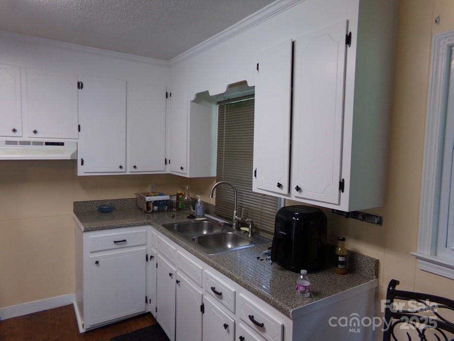 556 Roundtree Circle — Chester