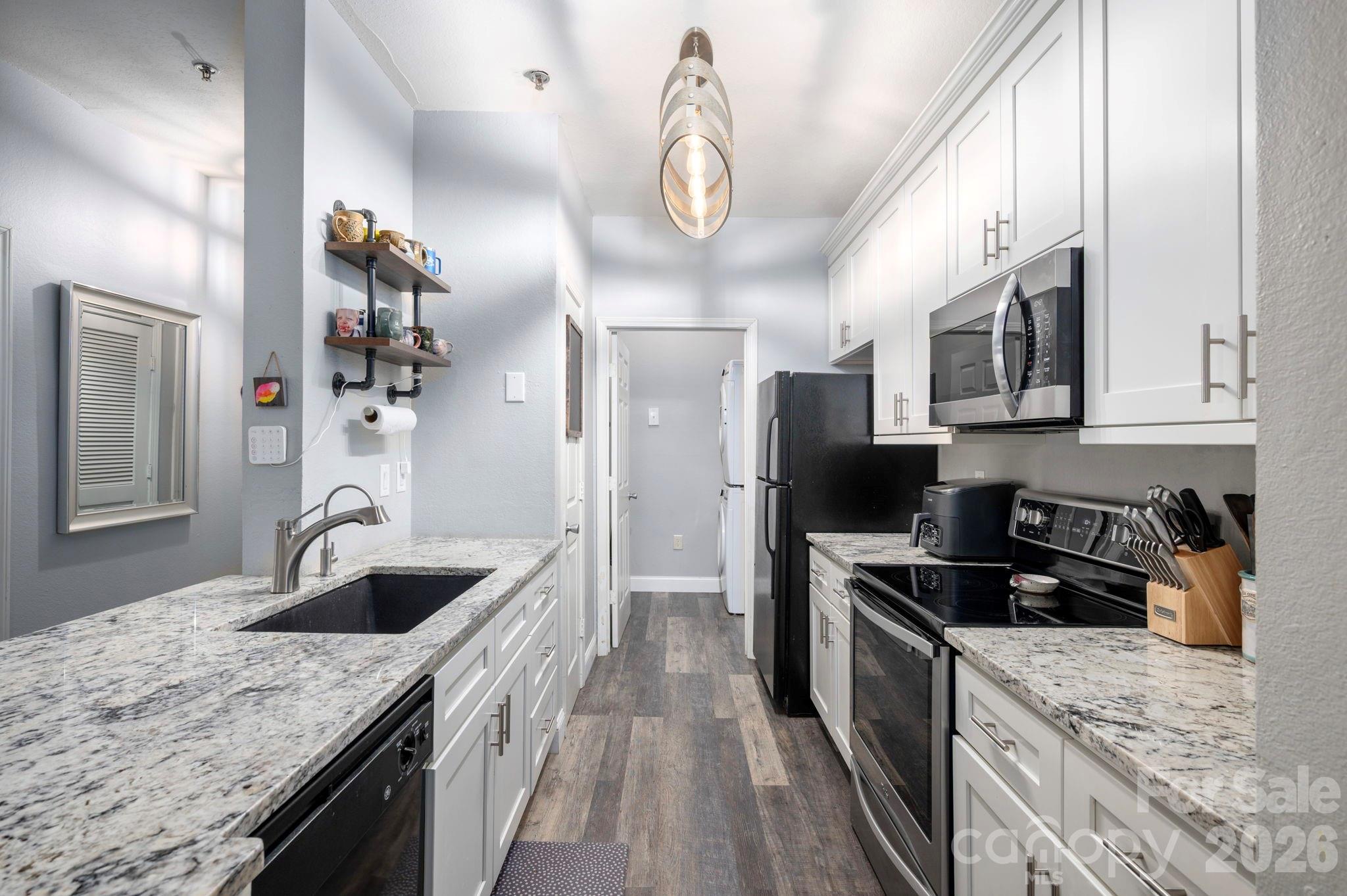 600 Vista Lake Drive #4 — Candler