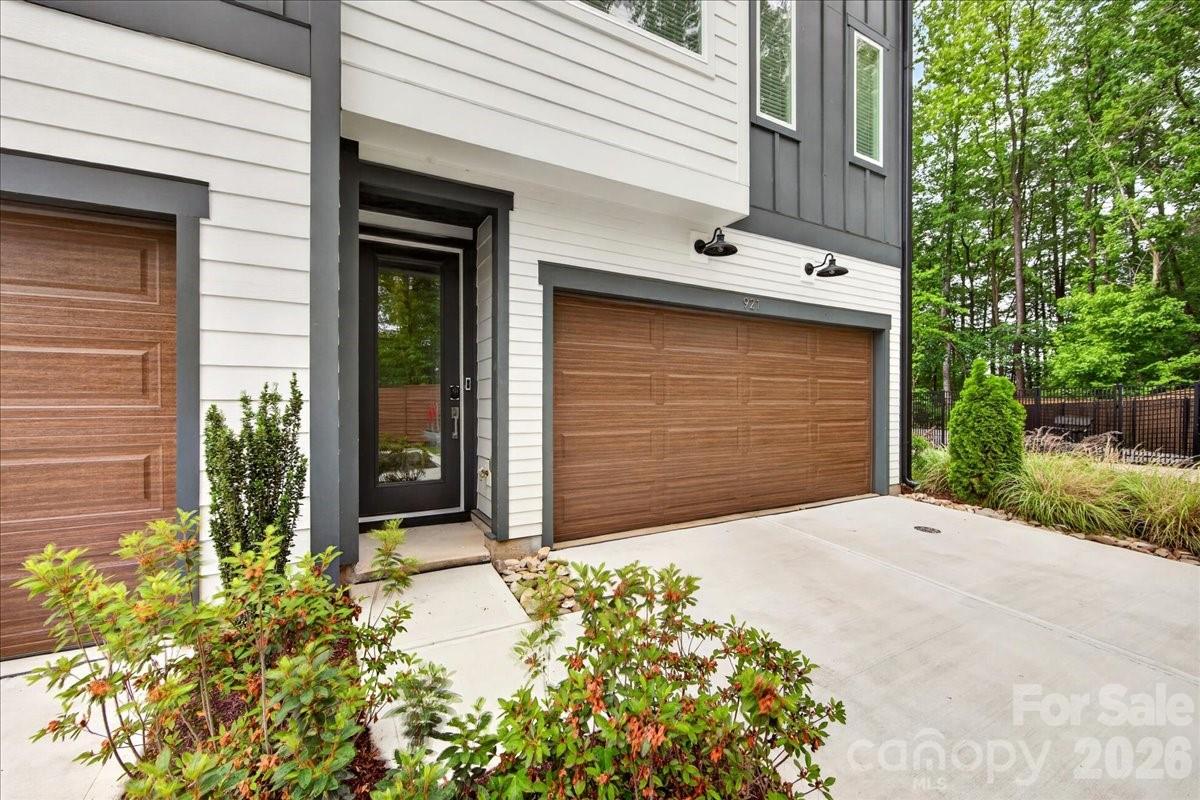 921 Archway Lane — Charlotte